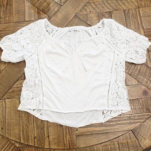 Relaxed Cropped Top with Lace Bubble Puff  Sleeves